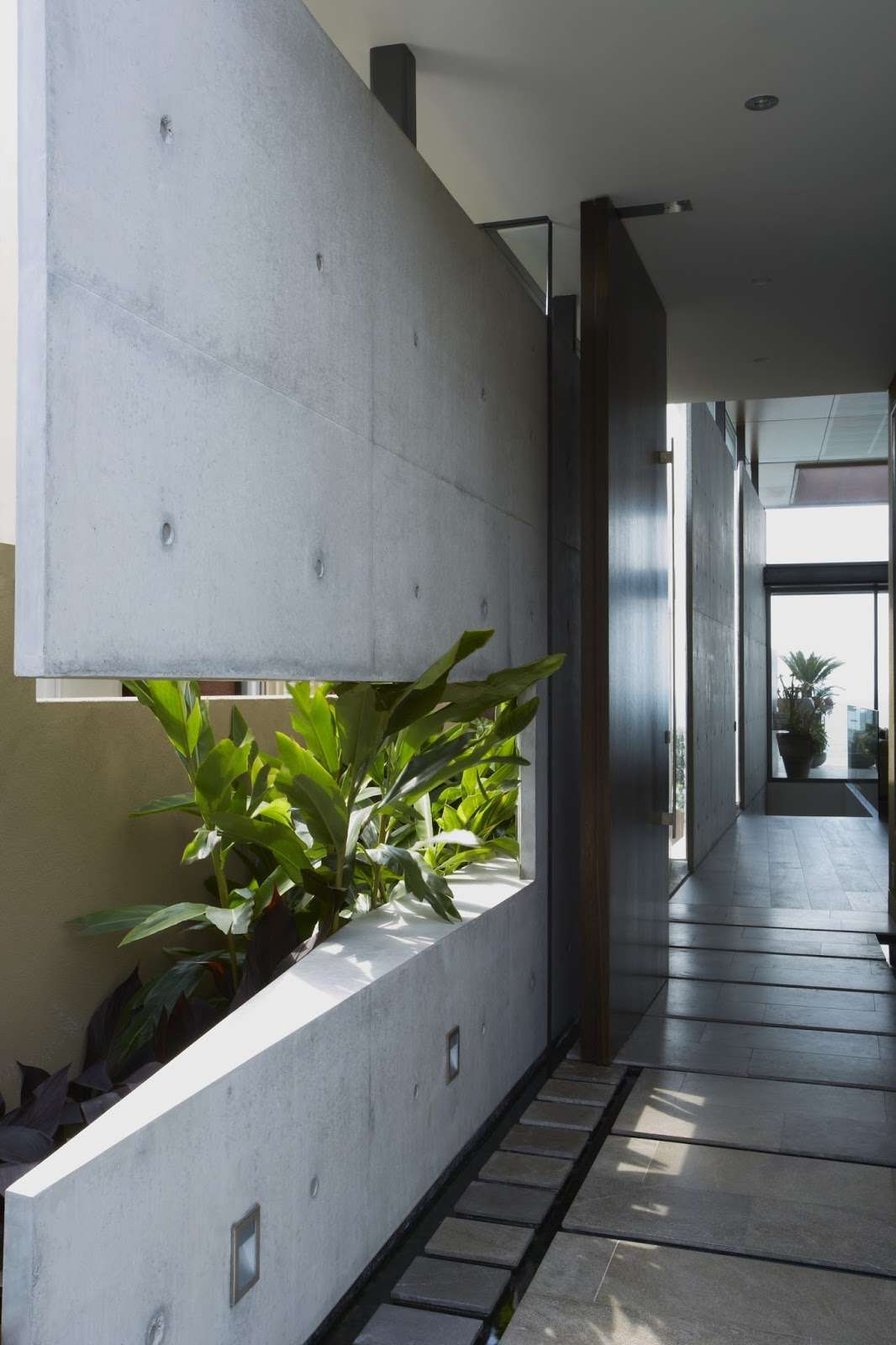 Дизайн коридору в сучасній квартирі і заміському будинку: 100 ідей гостинного оформлення (фото)