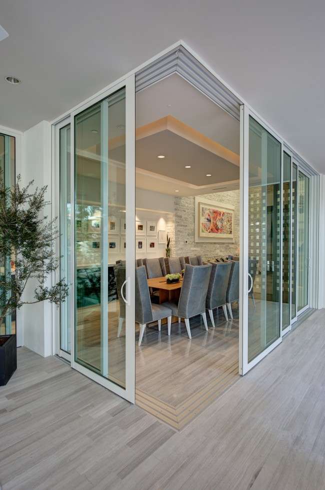 Скляні міжкімнатні двері (60 фото): стильне рішення інтерєру