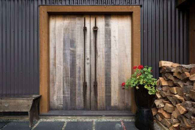 Двері в стилі лофт: естетика індастріалу і щось більше, ніж просто вхід