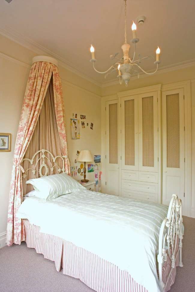Ковані ліжка: 115 витончених рішень для інтерєру в стилі бохо, рустик і прованс