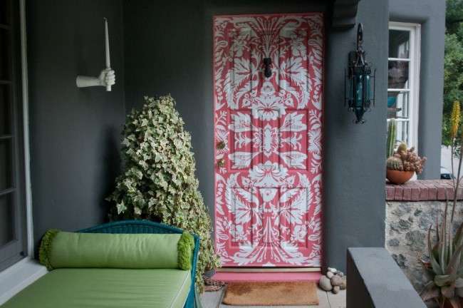 Міжкімнатні двері в інтерєрі: як оновити своїми руками і 50+ надихаючих ідей декору