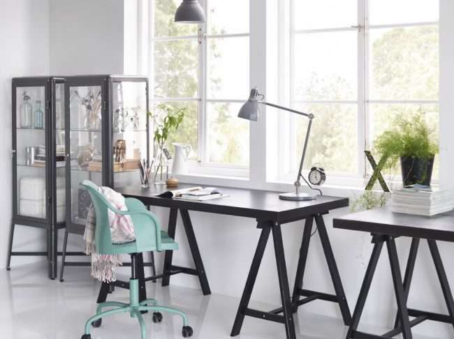 Письмові столи IKEA: вибираємо стильне робоче місце при розумному бюджет