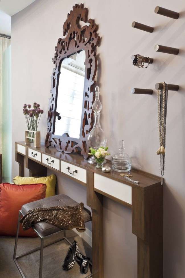 Шикарні реалізації туалетного столика з дзеркалом в інтерєрі (фото)