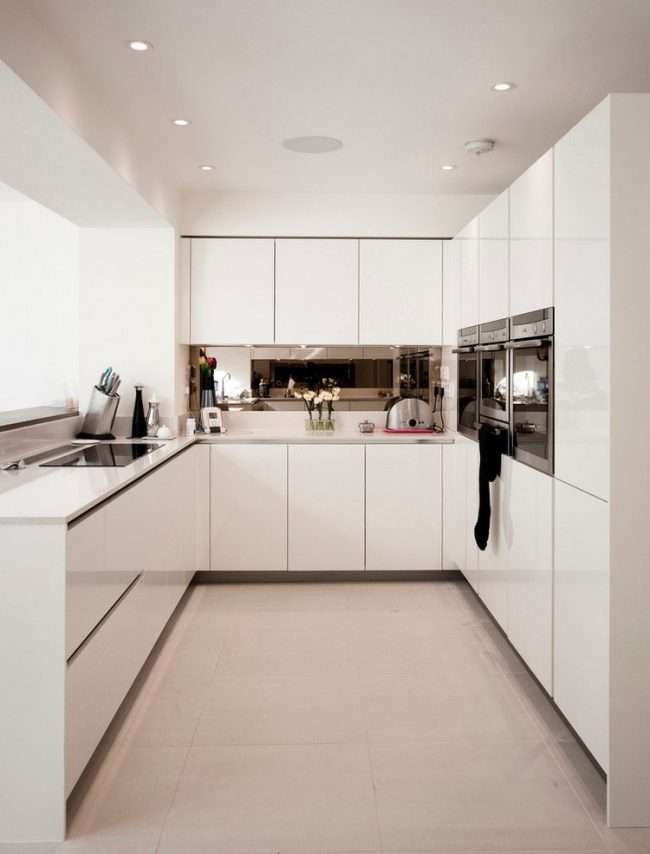 Білі глянцеві кухні: секрети гармонійного оформлення і 80+ фото надихаючих інтерєрів