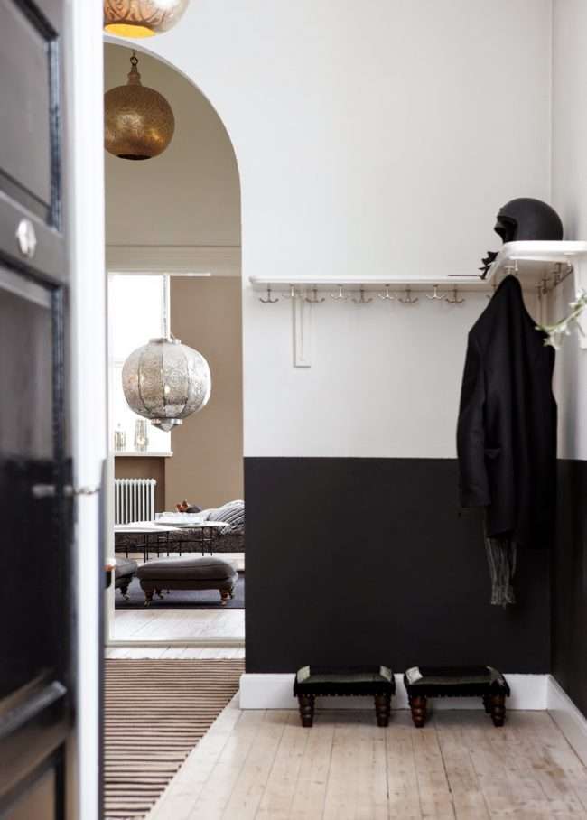 Біла вітальня: 80 мінімалістичних рішень, які перетворять вхідну зону