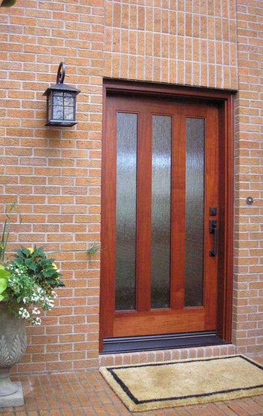 Фільончасті двері: що це таке і як вибрати ідеальний варіант для свого будинку