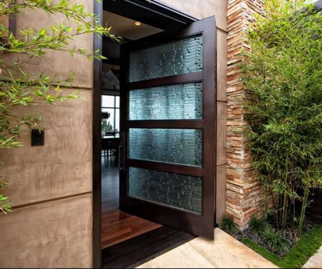 Фільончасті двері: що це таке і як вибрати ідеальний варіант для свого будинку