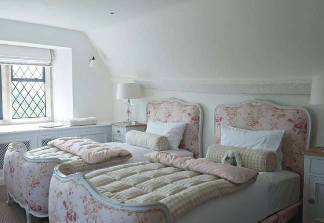 Французьке ліжко: трендові моделі і 80 витончених інтерєрних ідей для спальні