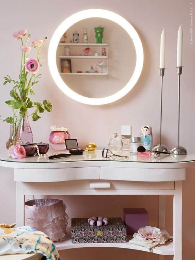 Гримерное дзеркало з лампочками: 75 елегантних ідей для гардеробної, спальні та ванної