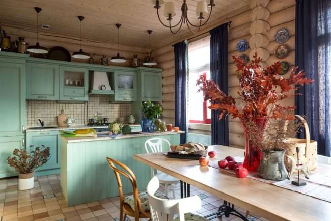 Кухня в деревяному будинку: варіанти зонування і 85+ затишних дизайнерських рішень