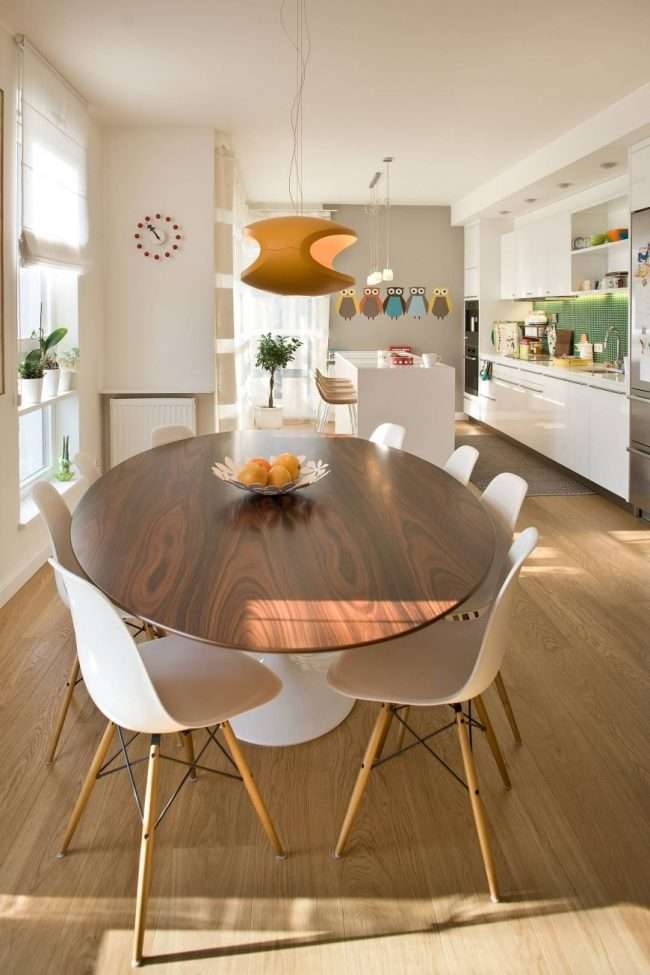 Овальні столи для кухні: тонкощі вибору і 80+ комфортних моделей для будинку