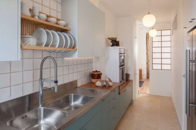 Перенесення кухні в коридор: огляд дизайнерських варіантів перепланування будинку