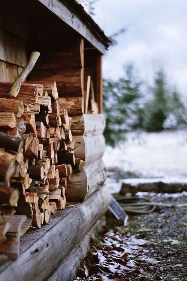 Стос дров: види конструкцій і 70 практичних варіантів для приватного будинку