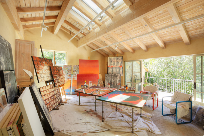 Створюємо інтерєр повноцінної студії: 70 ідей робочого місця художника і майстерні в будинку