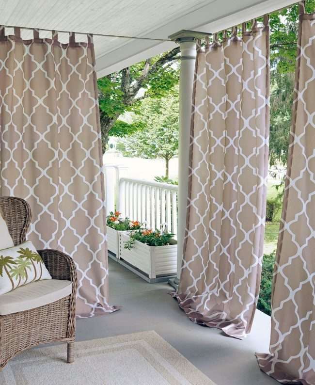 Прозорі штори для альтанок і веранд: комфорт на дачі цілий рік і огляд найбільш витончених ідей для декору