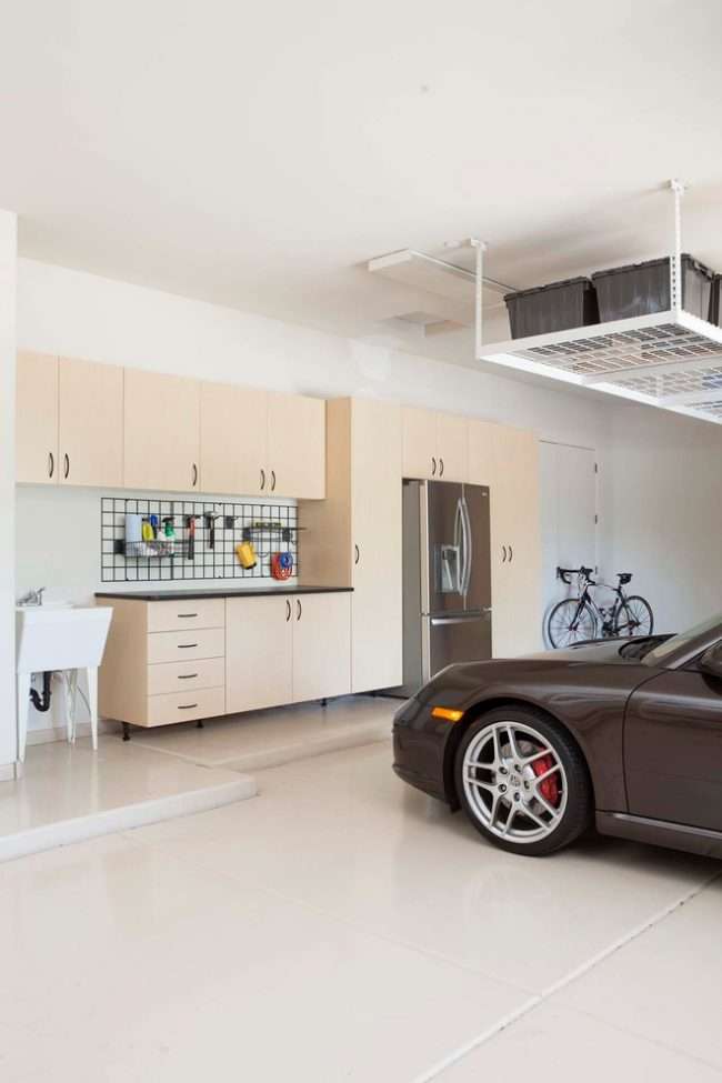 Проект будинку з двома гаражами: вибираємо найкраще готове рішення для будівництва