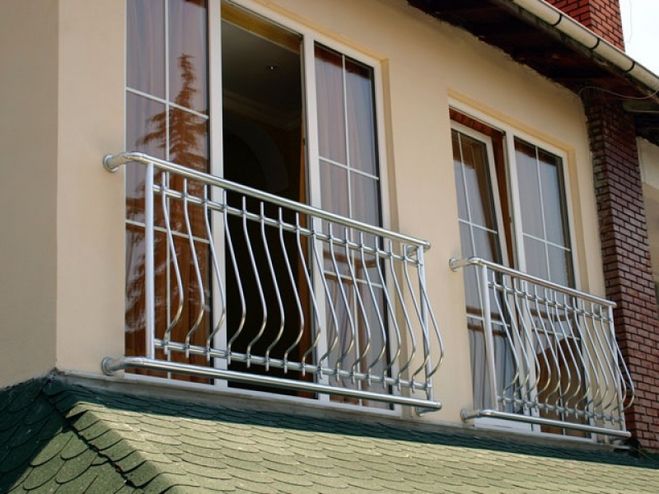 Что такое французский балкон? Можно ли его сделать из обычного балкона?