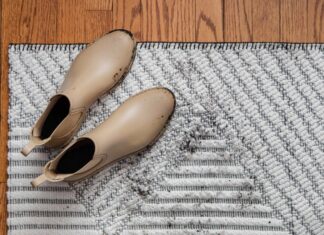 Удаление Грязи от Зимней Слякоти: Практическое Руководство для Ковров и Обивки