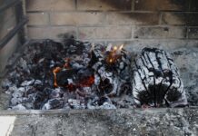 Камінна зола в саду: практичний посібник