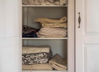 Decluttering Experts Reveal Signs Your Storage System Is Failing