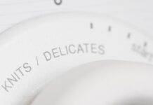 Розшифровка режимів прання: коли ручне прання краще, ніж делікатне