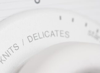 Расшифровка Режимов Стирки: Когда Ручная Стирка Лучше, Чем Деликатная