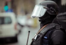 Виживання під час Військового Положення: Практичний Посібник