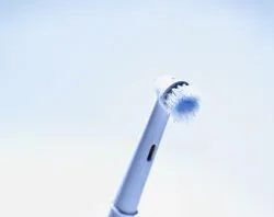 Inductive charging principle of a closed electric toothbrush