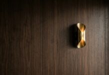 Панелі з фарбованого дерева: варіанти фарбування у 2026 році